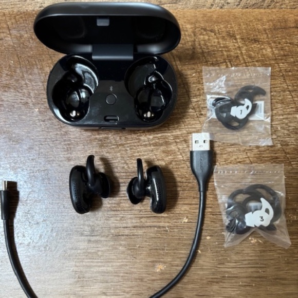 BOSE QUIETCOMFORT EARBUDS, TRIPLE BLACK - Picture 2 of 3